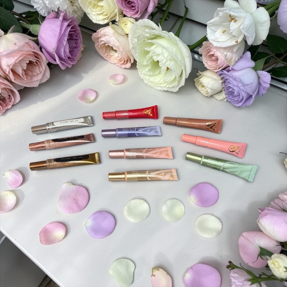 💜🩷VICTORIA’S SECRET💜🩷Assorted Flavored Lip Glosses, Masks, & Scrubs/PICK ONE/NWT